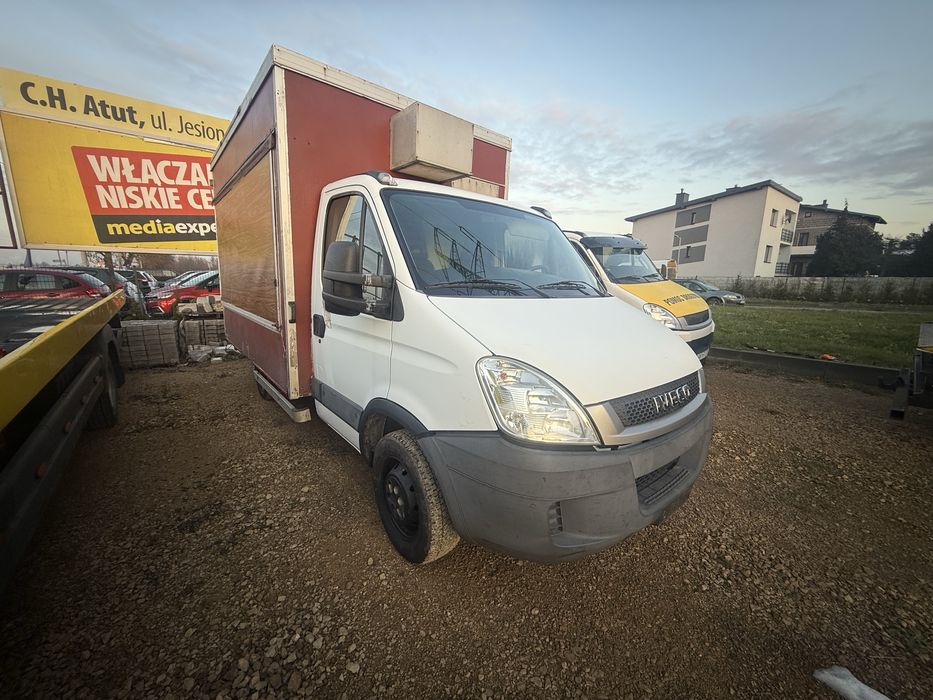 Samochód gastronomiczny Food Truck KURCZAK ROŻNO