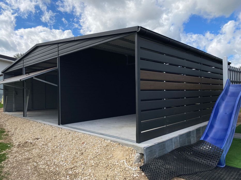 Garaż blaszany 6x6 + wiata 3x6, czarny mat, orzech, profil zamknięty.