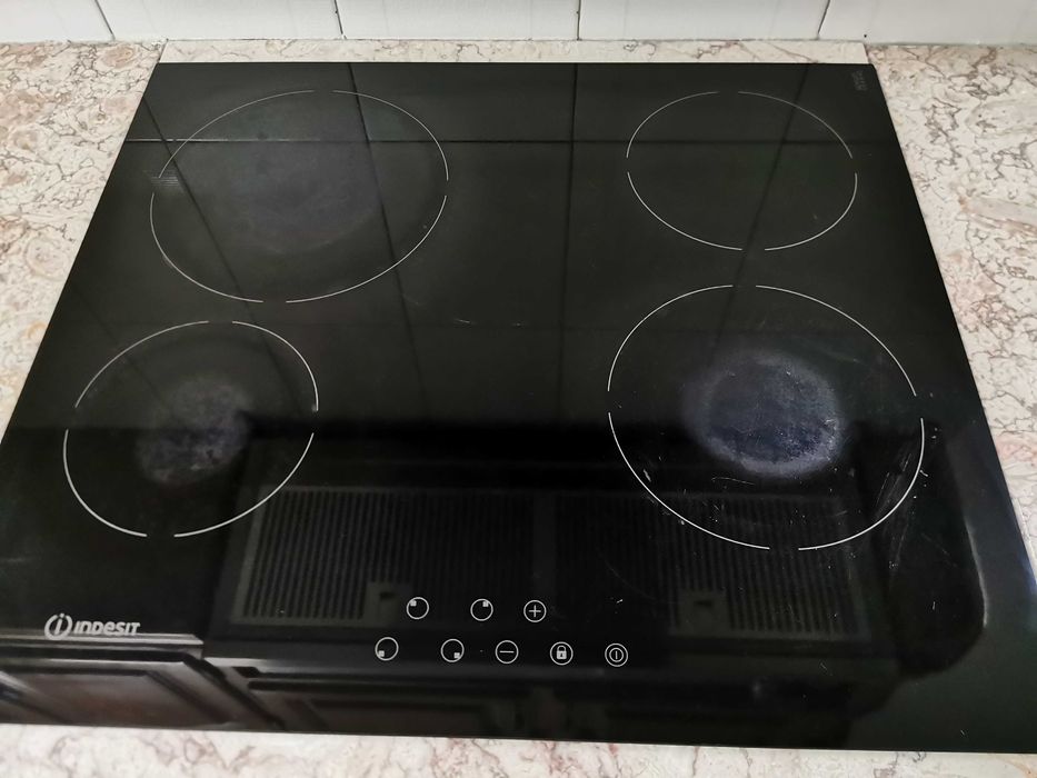 Placa vitro cerâmica marca Indesit