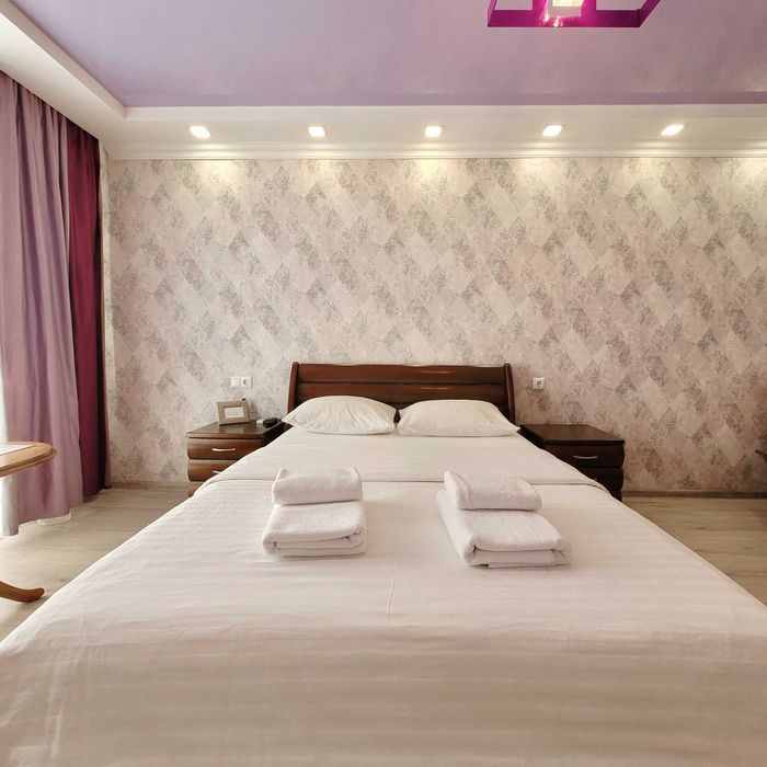 ApartPoltava Дизайн. Апартаменти з ПАНОРАМНИМ балконом