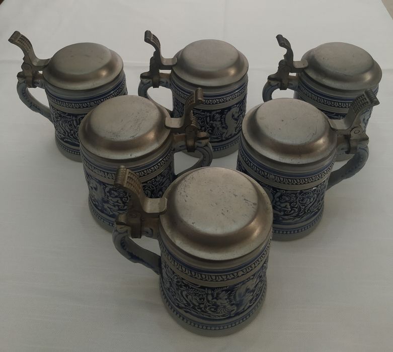 Conjunto de 6 canecas alemãs com tampa em estanho