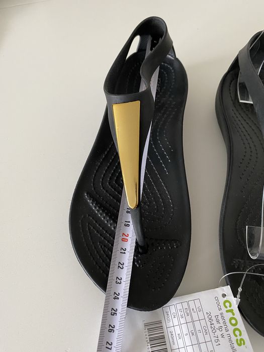 Nowe japonki Crocs Serena Metallic Bar r. 37/38 W7
