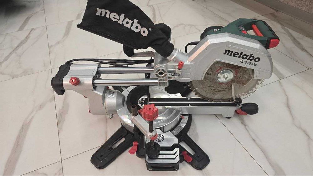 METABO Торцовочная пила KGS 254 M Метабо. Новая. Включали 1 раз