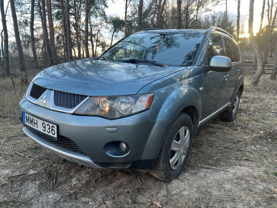 Авто в гарному технічному стані, без помилок на щитку приборів. Повний привід, 6 ступенева кпп, зимова гума.