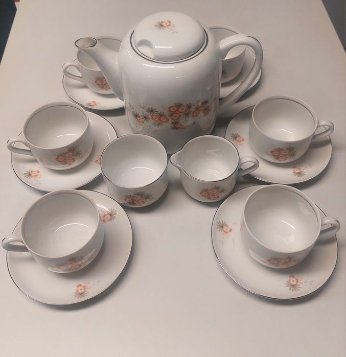 Sprzedam zestaw kawowy widoczny na zdjęciu.