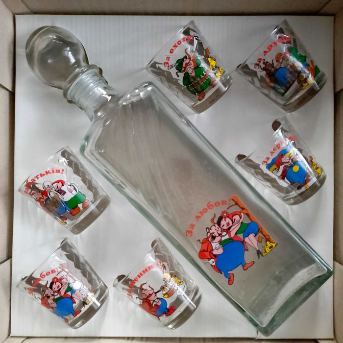 Подарунковий набір Графин 500мл + 6 чарок з тостами