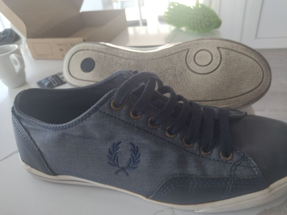 Tênis azul  de  marca 41  em bom estado