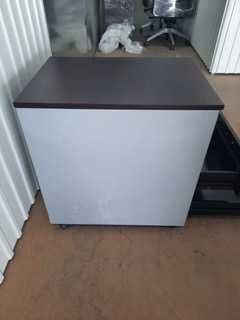 Móvel de gavetas de secretária Altamira em Wengué