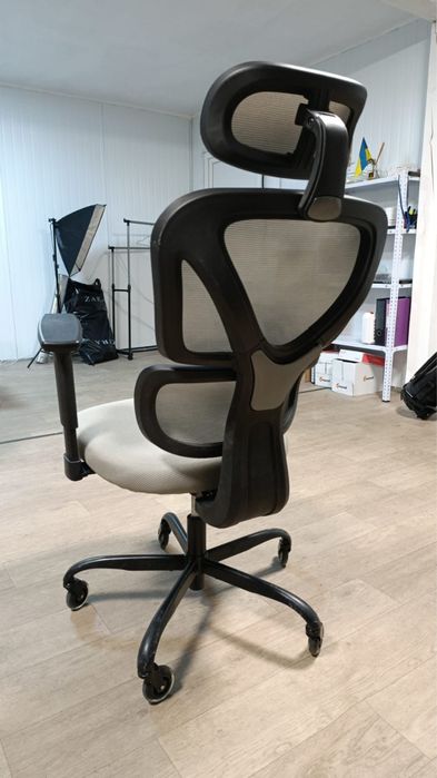 Нові ергономічні офісні крісла