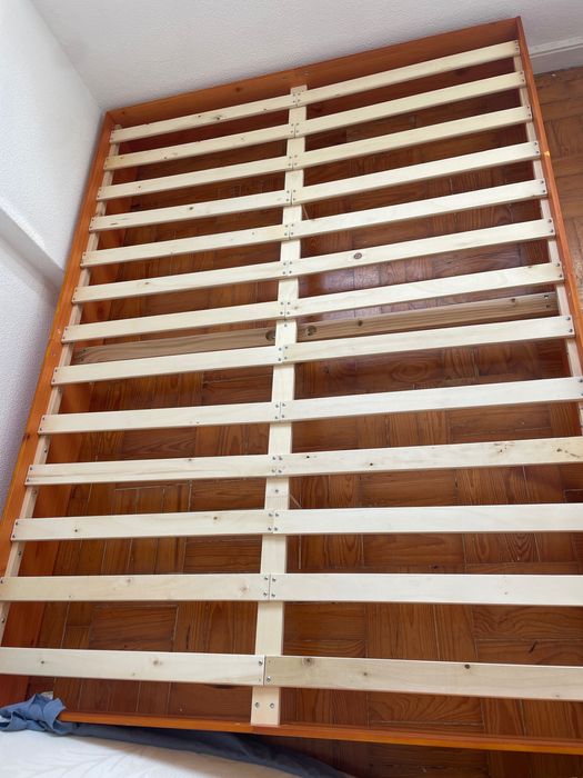 Cama Casal de Madeira Maçiça (Leroy Merlin)