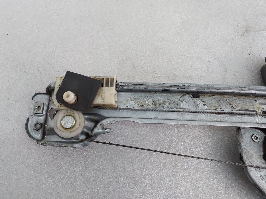 Elevador vidros trás esquerdo RENAULT Clio III (BR0/1, CR0/1)