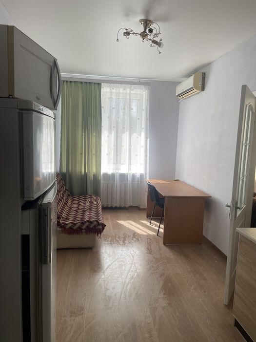 Продам реальну 2 кім кв метро ЮЖД 5 хв вул Рилєєва 60