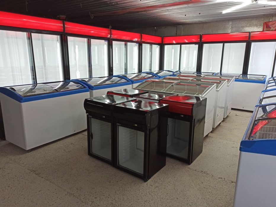 Холодильна вітрина шафа вітрини холодильні холодильник шкаф