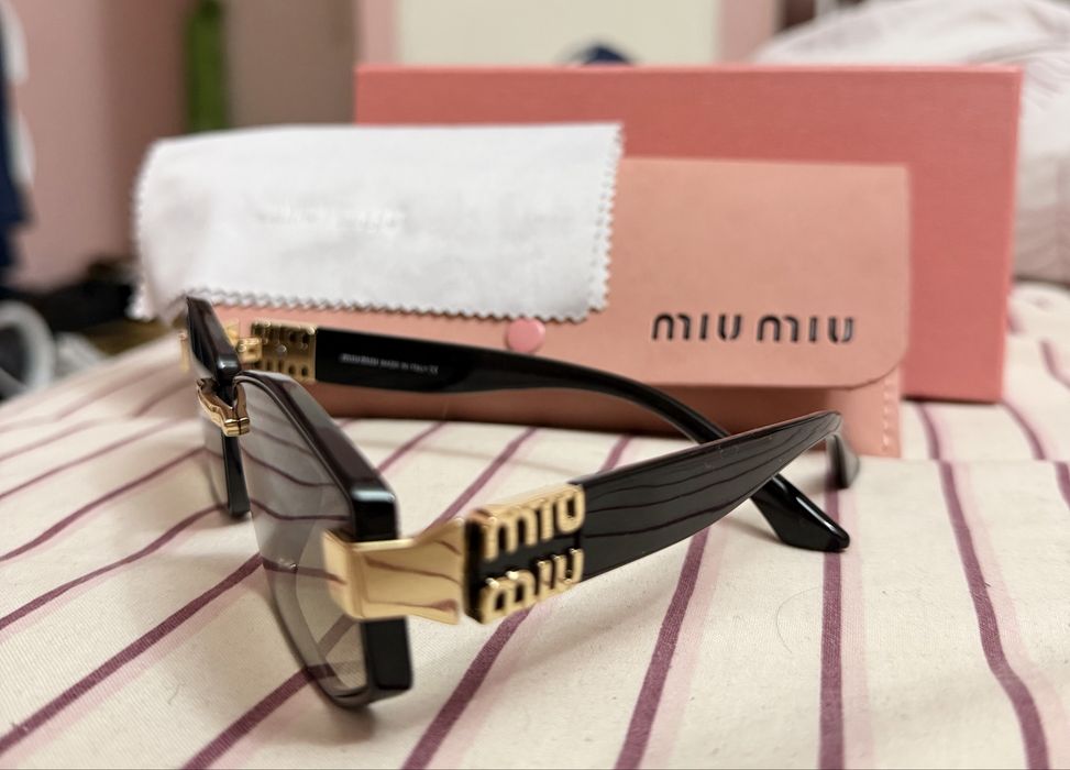 Oculos  de sol Miu Miu