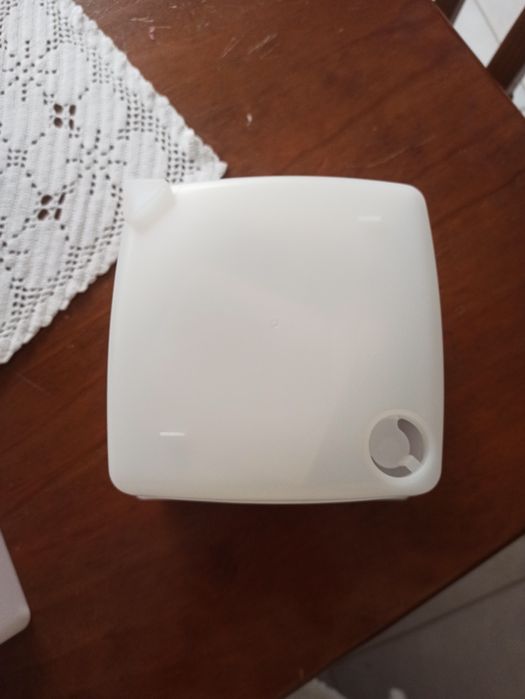 Difusor de óleos essenciais/ humidificador de ambiente