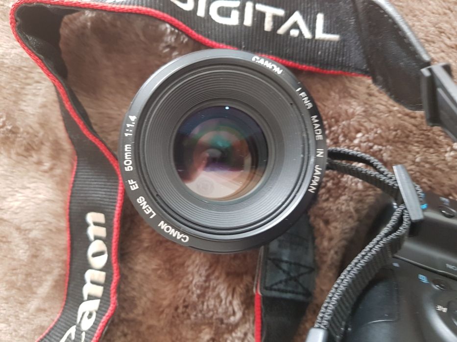 Máquina fotográfica Canon 500D com lente 50mm