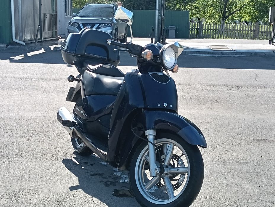 Апрілія 200 кубов Honda sh скутер