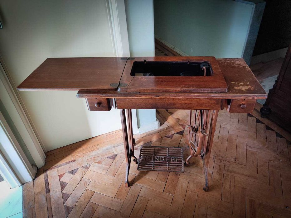 Máquina de Costura Singer nº 15 (Classe 15k80, modelo de 1949)