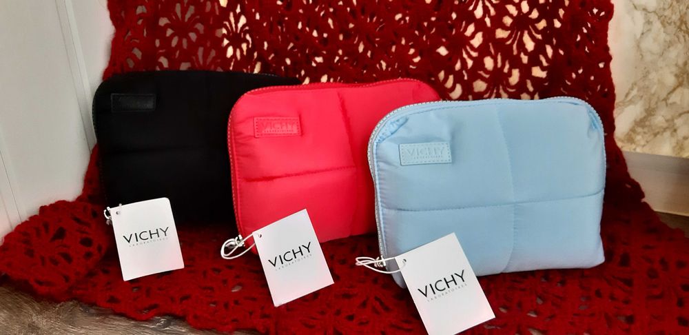 косметички чорна ,червона ,блакитна