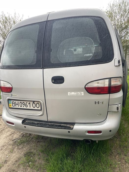 Продам грузовой микроавтобус Hyundai H-1