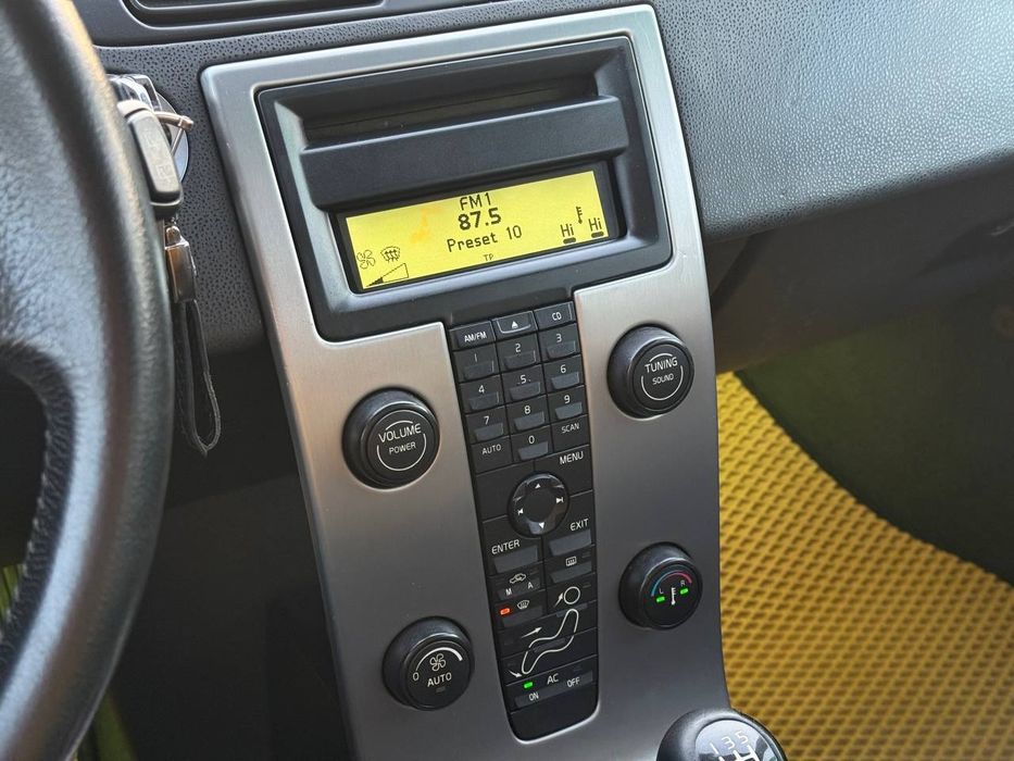 Volvo v50, 2006 року, 1.6 дизель, механіка, 274т.км.
Надійний дизельни