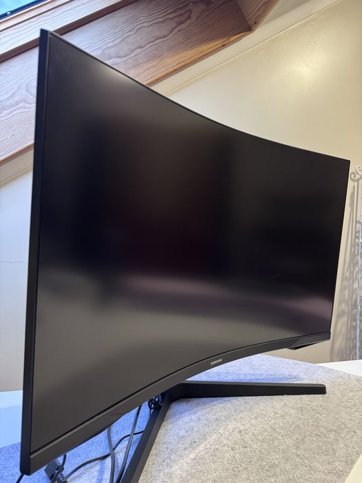 Monitor Gaming Samsung Odyssey 32” Curvo