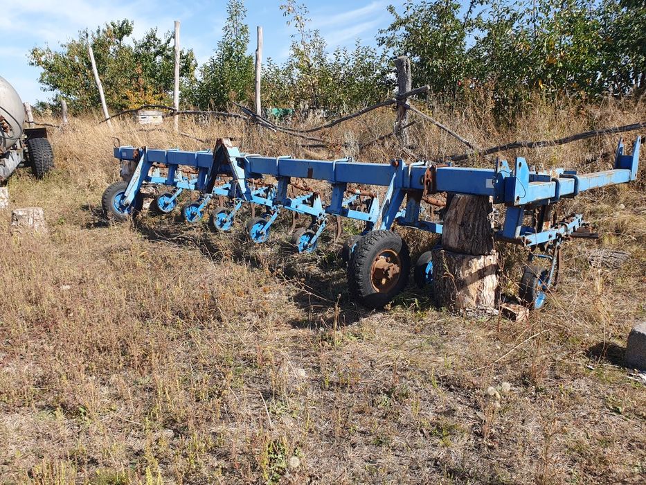 Прополочний культиватор КРН-5,6 .