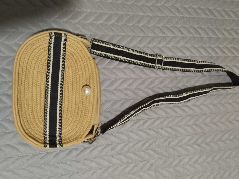 Carteira de palha tira colo