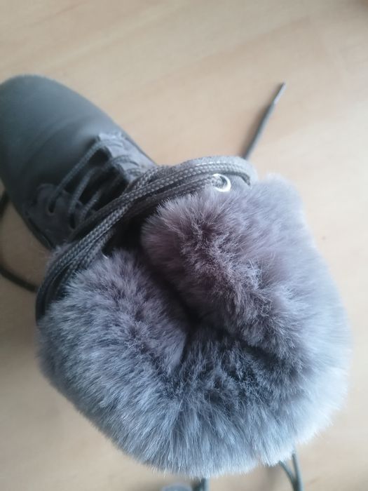 Stylowe trapery z futerkiem, rozmiar 34, NOWE!