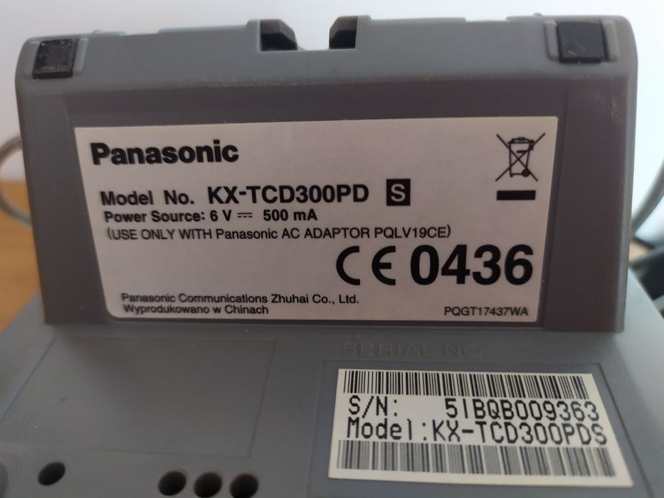 Telefon stacjonarny bezprzewodowy Panasonic KX-TCD 300 z kolorowym wyś