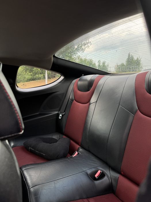 Hyundai genesis coupe 2010