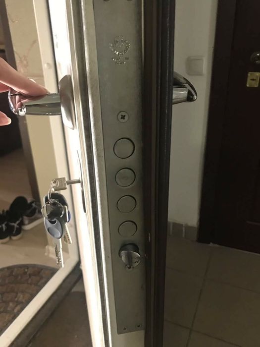 Замков врезка,установка,замена,открытие,ремонт замка,обивка дверей ...