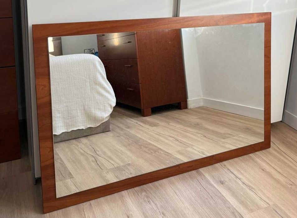 Espelho em madeira cerejeira