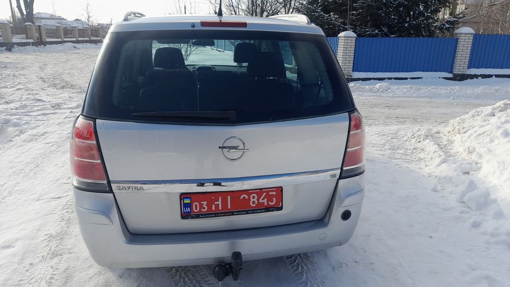 Свежепригнан Opel Zafira B 2006 Газ/бензин