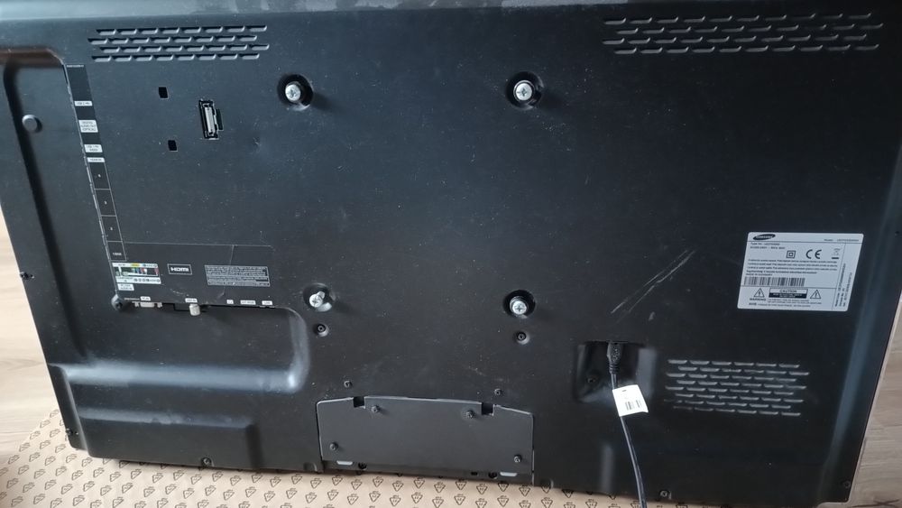 Uszkodzony Telewizor TV Samsung 37 cali UE37D5500