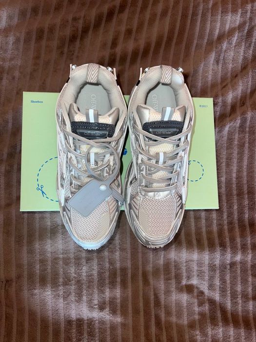 Off White Be Right Back Silver