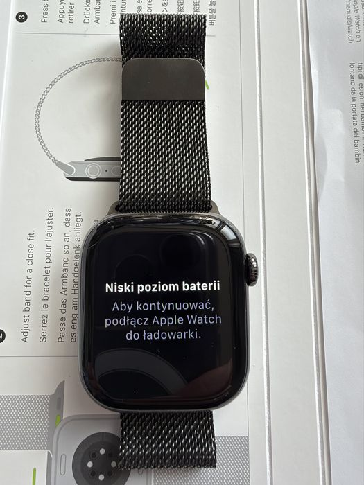 Apple Watch Series 11 GPS+Cellular 42 mm z tytanu w kolorze Łupku