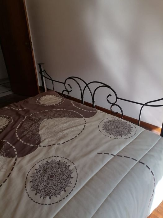 Vendo cama com colchão (2 unidades) - 300€ cada
