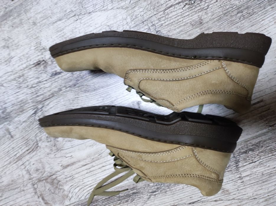 Продам кожаные туфли Clarks