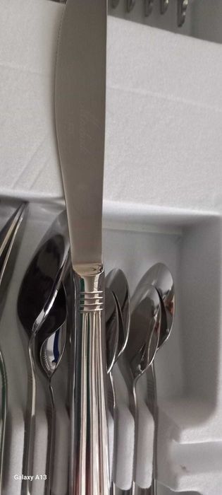 63-Piece Flatware Set446649256924293122