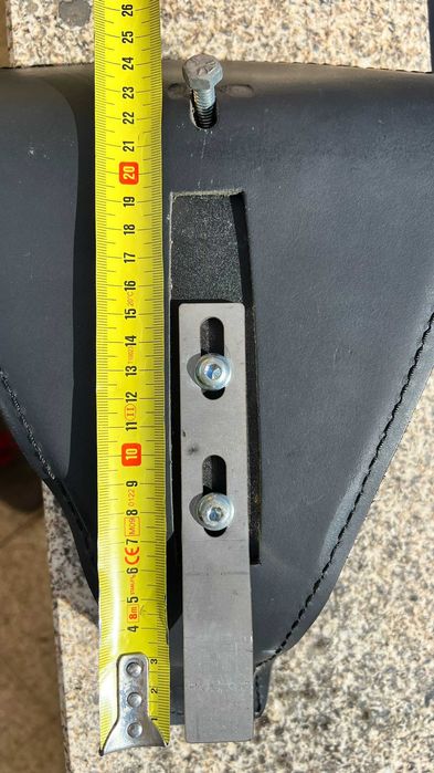 Banco Harley “seat on frame”