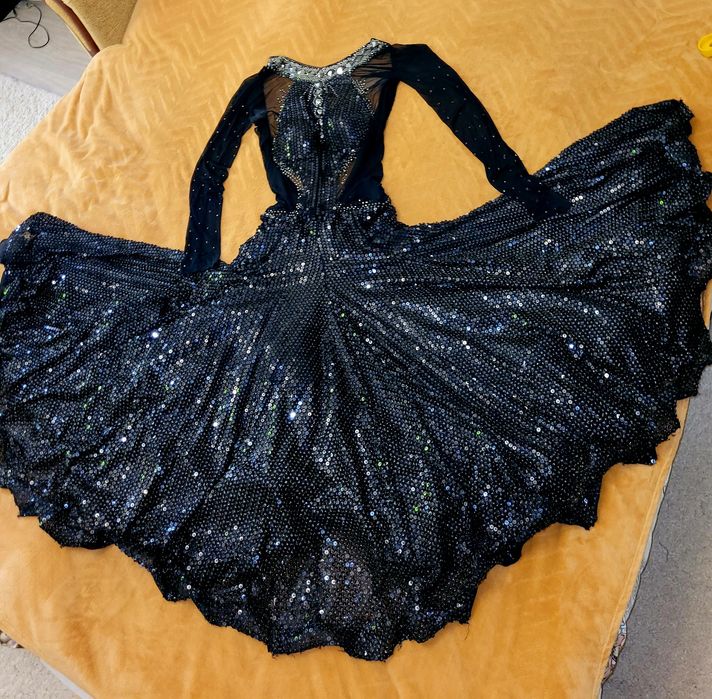 Бальне плаття. Вживане.