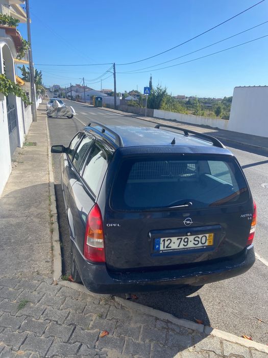 Opel Astra Azul