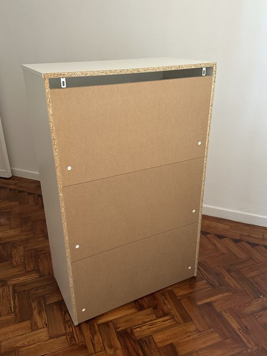 Comoda branca do IKEA