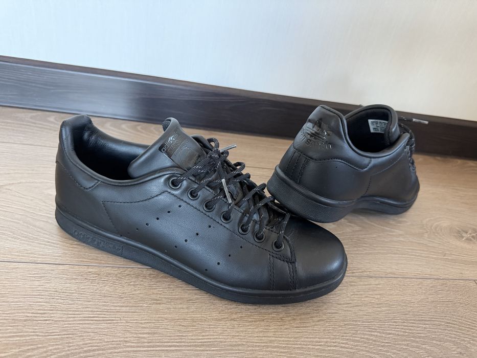 Шкіряні кросівки adidas stan smith 43  розмір