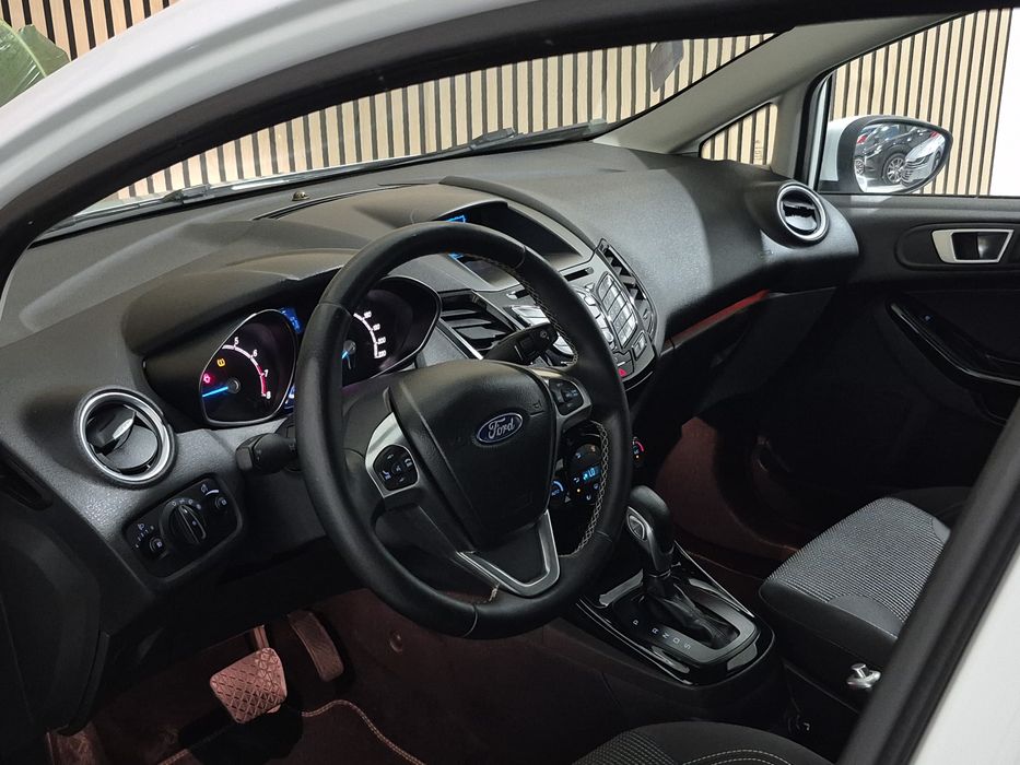 Ford Fiesta — fotografia 8