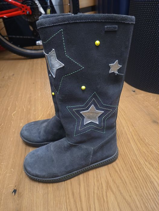 Zimowe buty firmy Bartek zamszowe