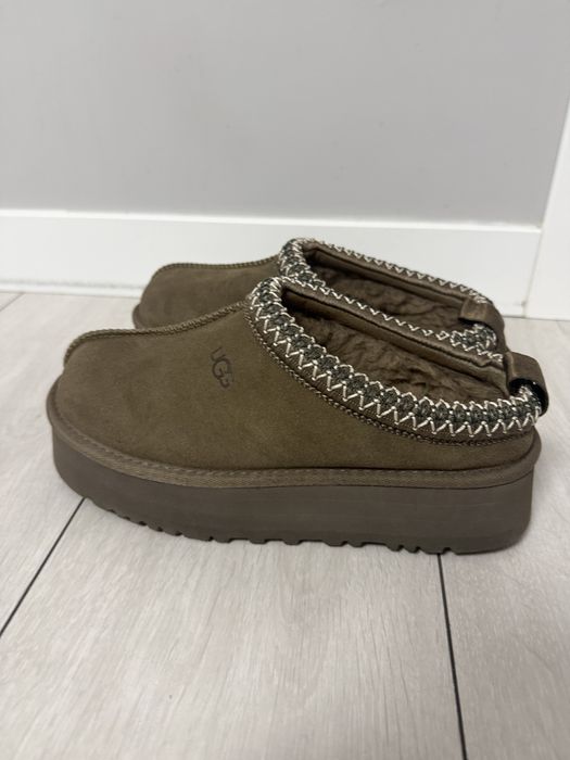 Коричневі уггі UGG