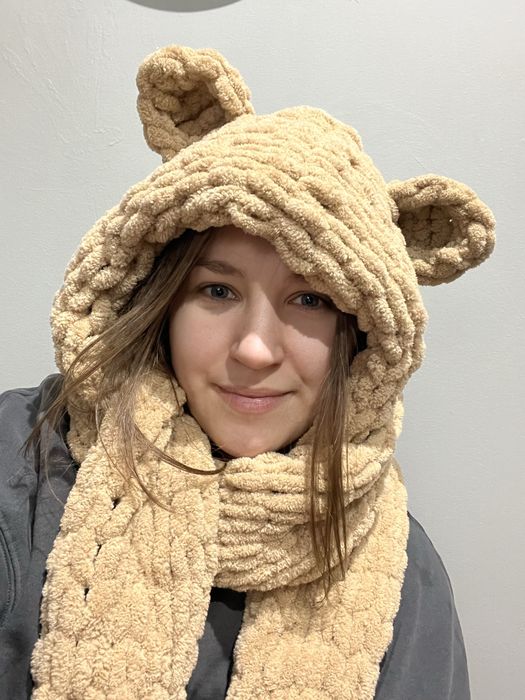 Szal z kapturem w kształcie misia