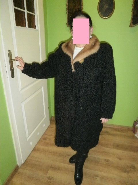 Futro z Karakuł XL wzrost ok.154 cm stan b.dobry z kołnierzem z norek.